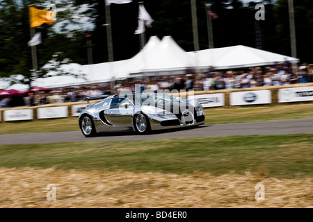 Bugatti Veyron Pur Sang racing al Goodwood Festival della velocità Foto Stock