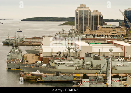 Navi ancorate a forze canadesi Base Halifax, CFB, Nova Scotia, Canada Foto Stock