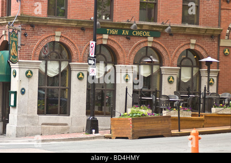 Esterno dell'Old Triangle, Tigh an Cheoil, Irish Alehouse con patio all'aperto a Halifax, nuova Scozia, Canada. Foto Stock