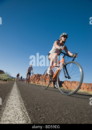 Ciclisti su strada Foto Stock