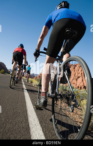 Ciclisti su strada Foto Stock