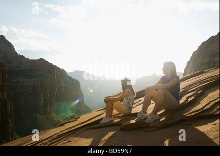 Una madre e figlia al Red Rock Foto Stock