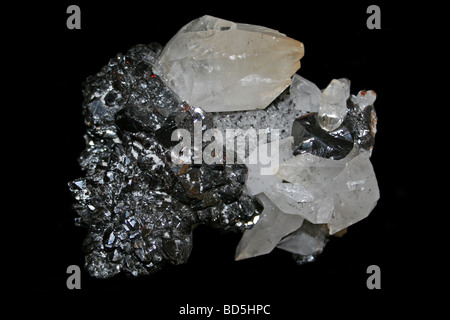 Calcite (carbonato di calcio) e la blenda (solfuro di zinco) da Elmwood miniera, Tennessee, Stati Uniti d'America Foto Stock