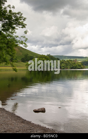 Una scena sulle rive di Ullswater, nel distretto del lago, Cumbria, Regno Unito. Foto Stock