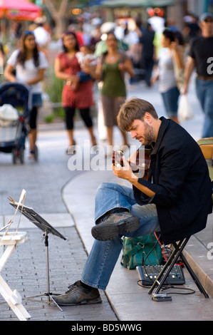 Musicista di strada Foto Stock