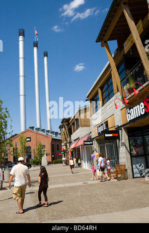 Gli amanti dello shopping nel quartiere di mulino in curva, Oregon Foto Stock