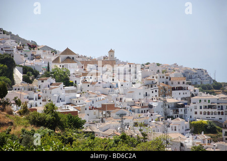 Vista del villaggio andaluso di Frigiliana, Costa del Sol, Provincia di Malaga, Andalusia, Spagna Foto Stock