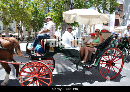 Carrozze, Balcón de Europa, Nerja, Costa del Sol, provincia di Malaga, Andalusia, Spagna Foto Stock