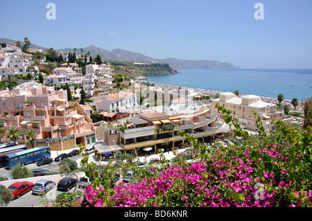 Playa de Burriana, Nerja, Costa del Sol, provincia di Malaga, Andalusia, Spagna Foto Stock