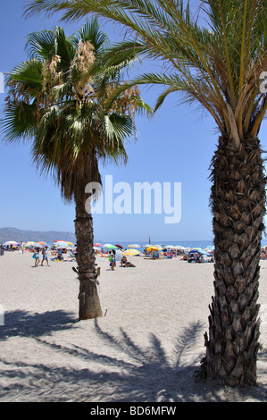 Playa de Burriana, Nerja, Costa del Sol, provincia di Malaga, Andalusia, Spagna Foto Stock