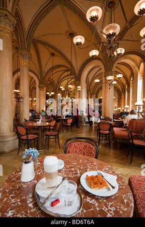 Il Cafe Central, Palais Ferstel, Vienna, Austria Foto Stock