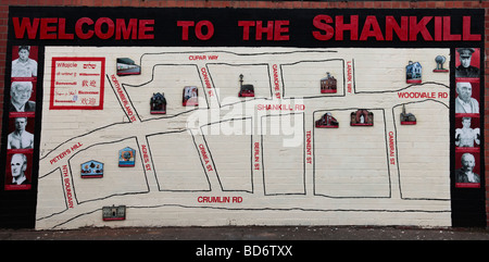 Mappa/murale che mostra le principali strade della zona di Shankill Belfast (tradizionalmente protestanti lealisti/), con alcuni ritratti. Foto Stock