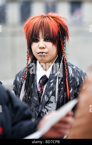 Ritratto di un giovane in Harajuku, Tokyo, Giappone Foto Stock