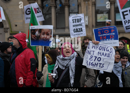 Pro dimostranti palestinesi a Israele Rally Manchester Foto Stock