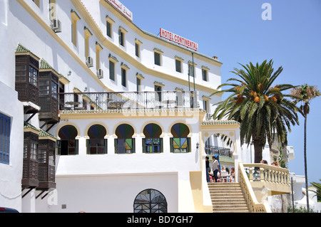 Balcone dello storico Hotel Continental (1870), Rue Dar El Baroud, Medina, Tangeri, regione di Tangeri-Tétouan, Marocco Foto Stock