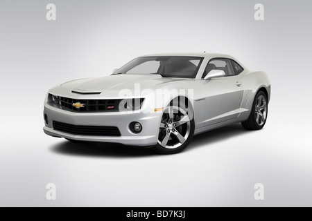 2010 Chevrolet Camaro 2SS in argento - Vista anteriore angolare Foto Stock