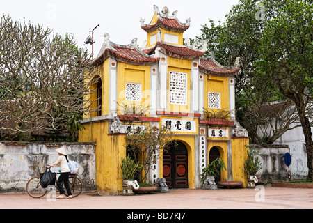 Il piccolo tempio di Hanoi, Vietnam Foto Stock