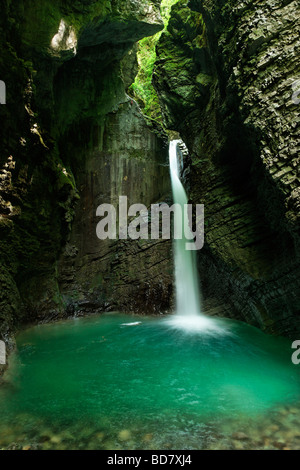 Slap Kozjak vicino a Kobarid, Primorska, Slovenia. Foto Stock