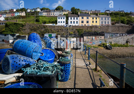 A schiera case Georgiane dal pilota Boat Quay, porto di pescatori, Cobh (ex Queenstown) , nella contea di Cork, Irlanda Foto Stock