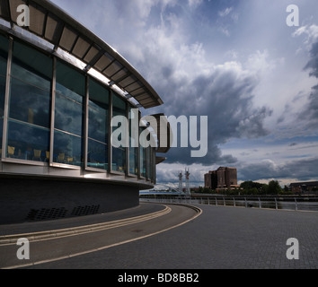 Il Lowry Centre Salford Quays sul Manchester Ship Canal Foto Stock