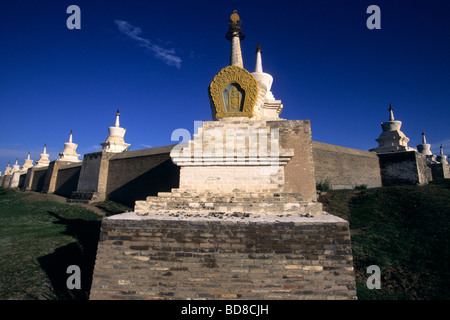 Le pareti di Erdene Zuu monastero con il suo 108 Stupas Karakorum, Mongolia Foto Stock