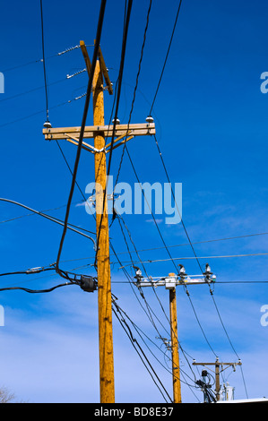 Telefono industriale e i poli di alimentazione con fili Foto Stock