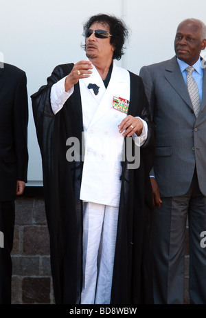 MUAMMAR Gheddafi il leader libico 10 LUGLIO 2009 LA SCUOLA DELLA GUARDIA DI FINANZA A L'Aquila Abruzzo Italia Foto Stock