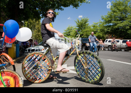 La libertà Parade sulle biciclette è diventata un unsanctioned 4 luglio tradizione in curva, Oregon Foto Stock