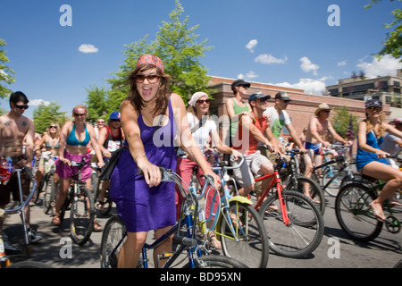 La libertà Parade sulle biciclette è diventata un unsanctioned 4 luglio tradizione in curva, Oregon Foto Stock