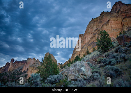 Smith Rock State Park muso di scimmia a sinistra vicino a Redmond Oregon Foto Stock