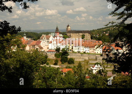 Il centro storico di Loket Eger fiume Ohre west Bohemia Repubblica Ceca Foto Stock