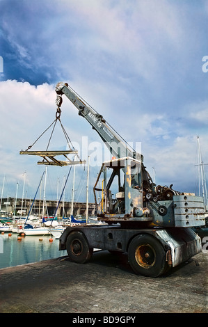 Carrello elevatore per cantieri e cantieri navali Foto Stock