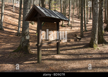 Segno di benvenuto a Abetone parco nazionale in primavera Foto Stock