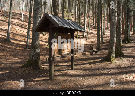 Segno di benvenuto a Abetone parco nazionale in primavera Foto Stock