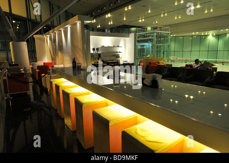 In First e Business Class Lounge di Skyteam all'Aeroporto Changi di Singapore SGP Foto Stock