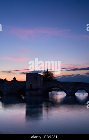 St Ives ponte vecchio e la cappella al tramonto Foto Stock