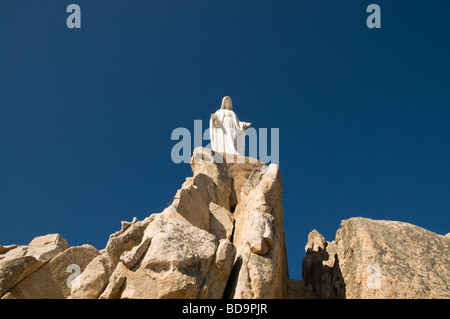 La cattedrale di Notre Dame. Statua della Vergine Maria su di una roccia. Foto Stock