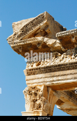 Un dettaglio di Adriano (Hadrianus) Tempio. Efeso antiche (antica città rovine. La Turchia, Agosto 2009 Foto Stock