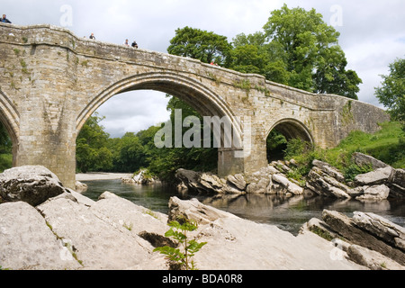 Devil s ponte sopra il fiume Lune che risale circa al 1370 Kirby Lonsdale Lake District Cumbria Inghilterra England Foto Stock