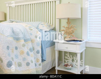 Il beach house interiore camera da letto Foto Stock