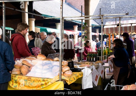 Mercato degli Agricoltori il sabato, Stroud, Gloucestershire Foto Stock