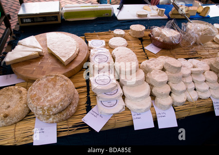 Mercato degli Agricoltori il sabato, Stroud, Gloucestershire Foto Stock