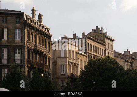 Rue Alsace Lorraine, Bordeaux, Gironde, Francia, edifici al tramonto Foto Stock