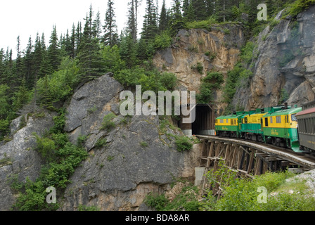 Tunnel Mountain, White Pass & Yukon Route tour ferroviario, Skagway, Alaska Foto Stock