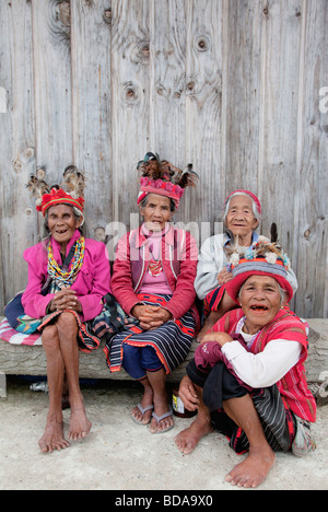 Ifuago donne in Banaue Ifugao provincia nord di Luzon nelle Filippine Foto Stock