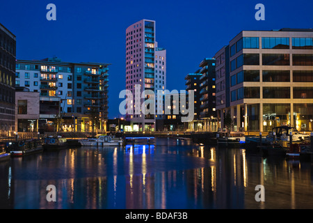 Clarence Dock Leeds City Centre di notte, West Yorkshire England Regno Unito Foto Stock