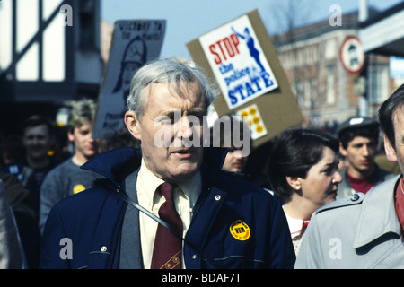 Tony Benn ex MP del lavoro su una minatori rally in Chesterfield durante lo sciopero 1984/1985 Foto Stock