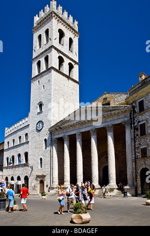 Tempio di Minerva in Piazza del Comune di Assisi Foto Stock