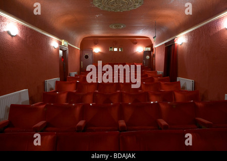 Auditorium del tudor cinema privato in pettinatore contea di Down Irlanda del Nord Foto Stock