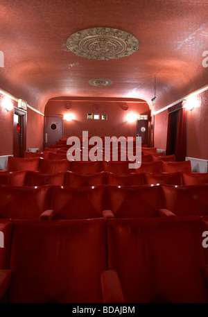 Auditorium del tudor cinema privato in pettinatore contea di Down Irlanda del Nord Foto Stock